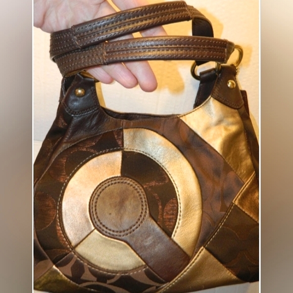 ☆Gorgeous Vintage COACH Soho Signature Metallic Inlaid C Patchwork Hobo~Rar… - Picture 13 of 16